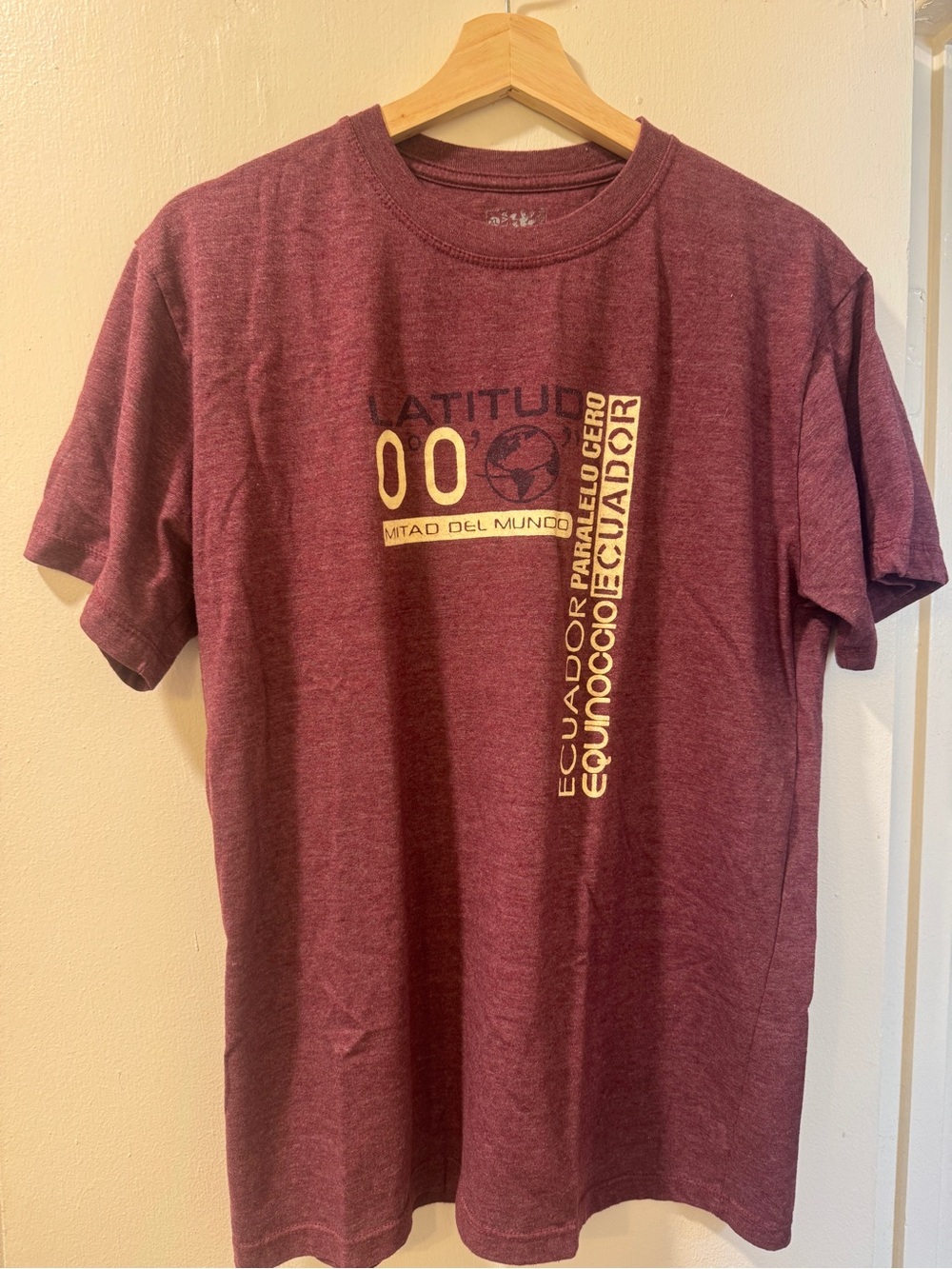 Men's Maroon '00 Ecuador' Graphic Short Sleeve T‑Shirt